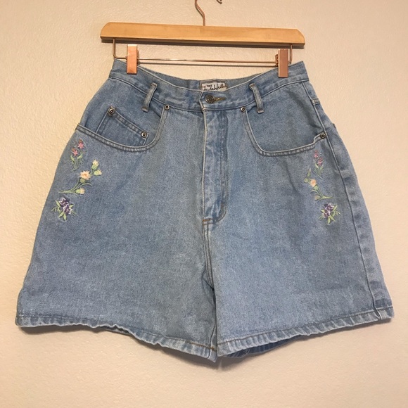 vtg high rise embroidered denim shorts - Picture 1 of 4